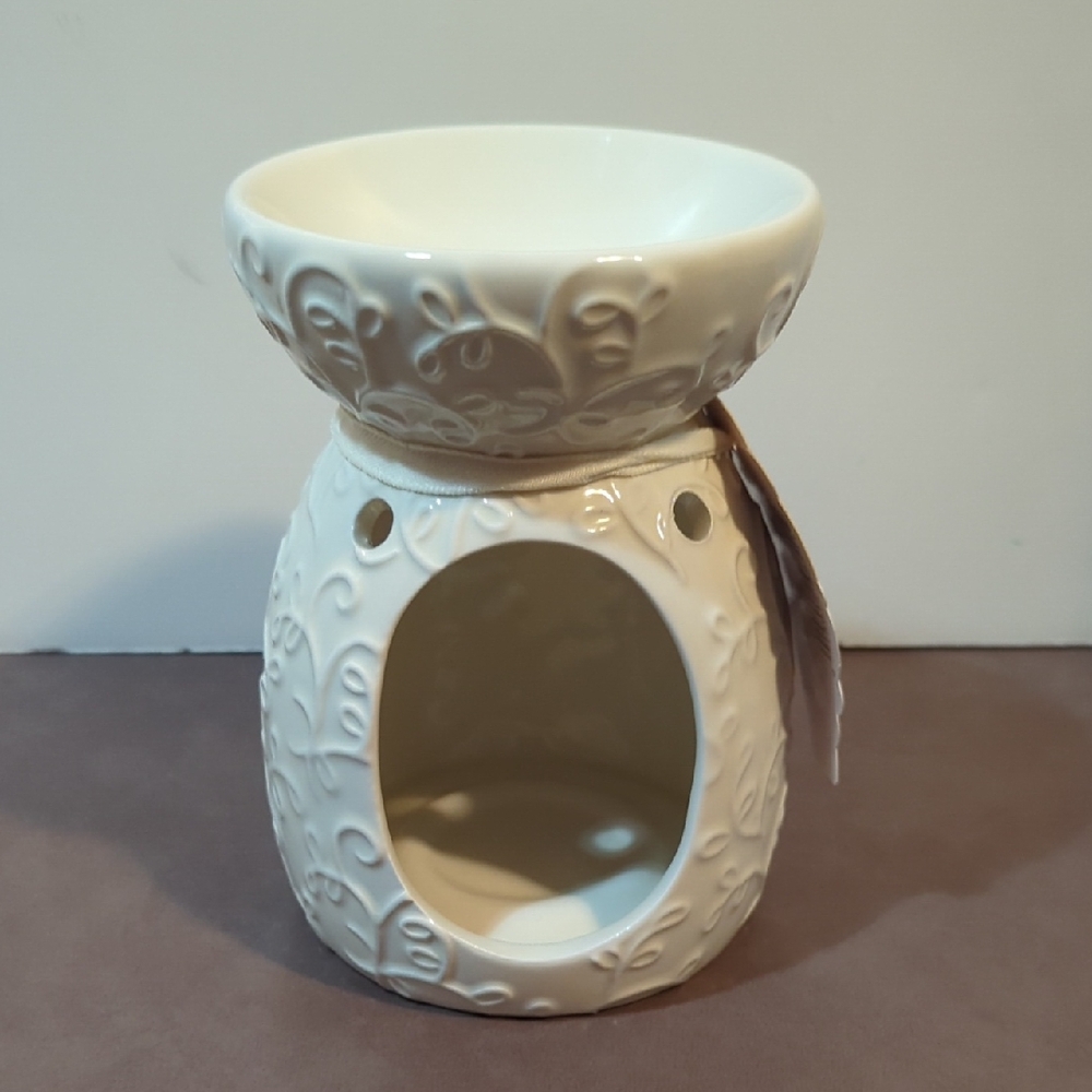 Hallmark Melt Wax Warmer Diffuser New with Tags